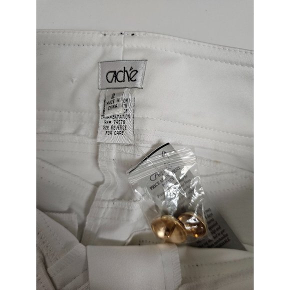 CACHÉ  White Novel  Capris Gold Button Size 2 - Picture 7 of 7